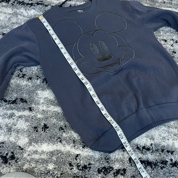Disney Women’s Gray Embroidered Mickey Mouse Sweatshirt XS - Picture 6 of 6